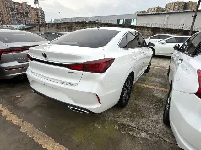 Changan Eado — Фото автомобиля 16