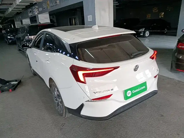 Buick Velite 6 — Фото автомобиля 4