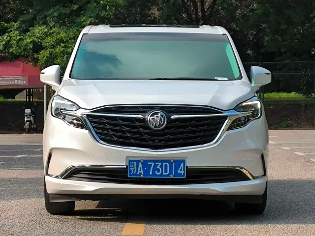 Buick GL8 — Фото автомобиля 2