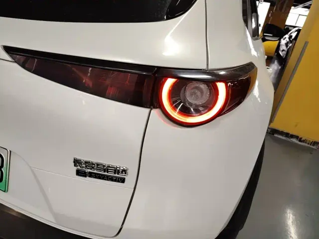 Mazda CX-30 EV — Фото автомобиля 7