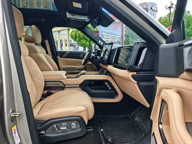 BYD FangChengBao Leopard 8 — Фото автомобиля 10