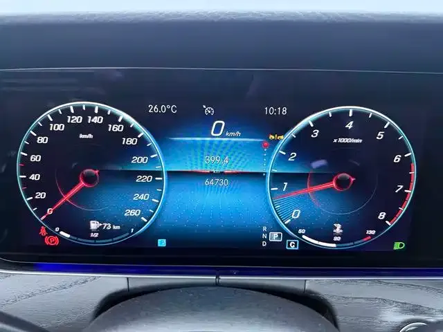 Mercedes-Benz E-Class — Фото автомобиля 8