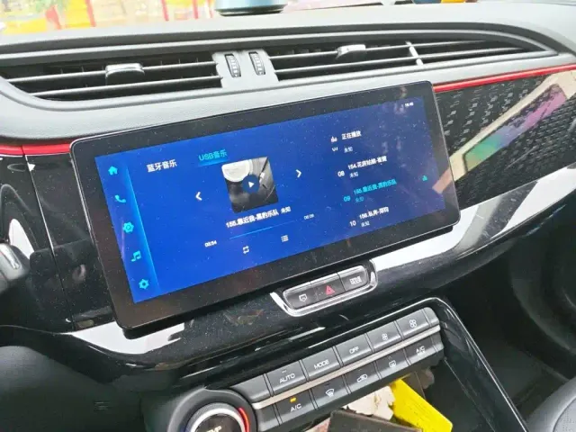 Dongfeng Fengshen AX7 — Фото автомобиля 5