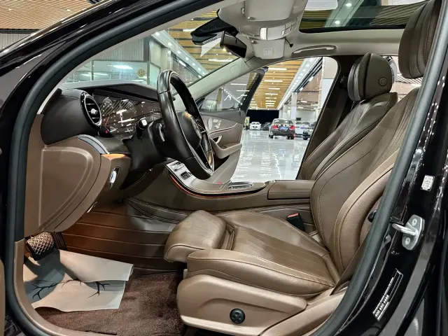 Mercedes-Benz E-Class — Фото автомобиля 7