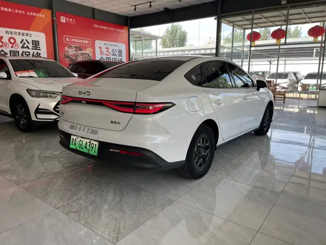 BYD Seal 05 DM-i — Фото автомобиля 9