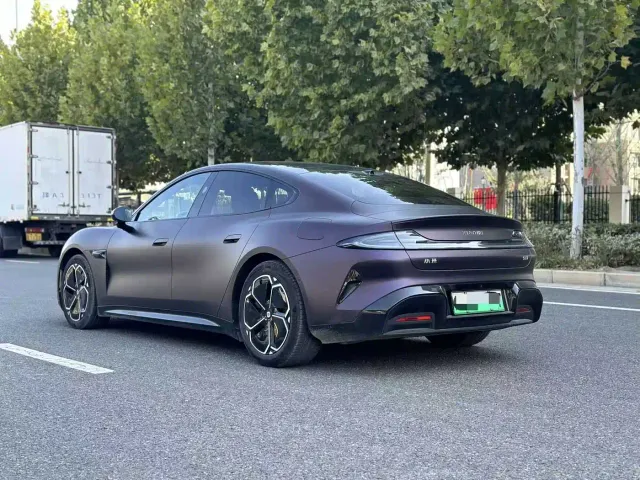 Xiaomi SU7 — Фото автомобиля 8