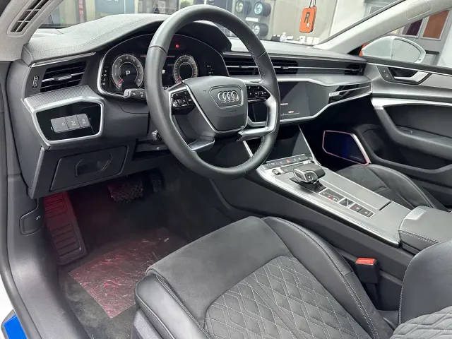 Audi A7L — Фото автомобиля 12