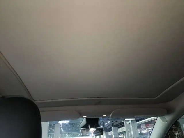 Tesla Model Y — Фото автомобиля 17
