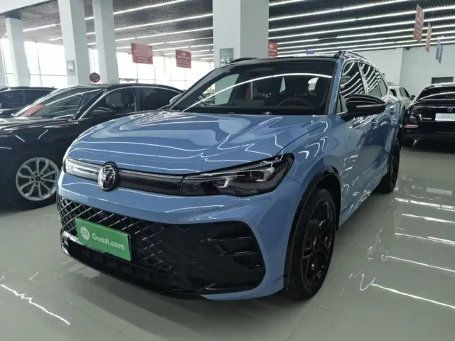 Фотография автомобиля — Volkswagen Tiguan L