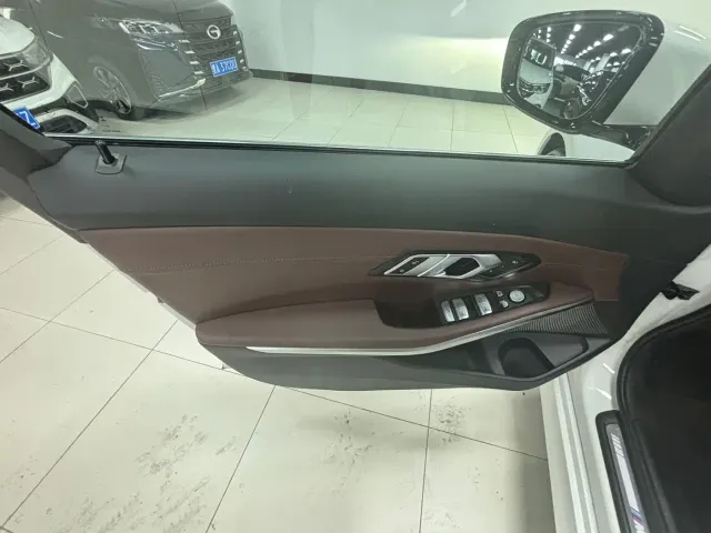 BMW 3 Series — Фото автомобиля 21