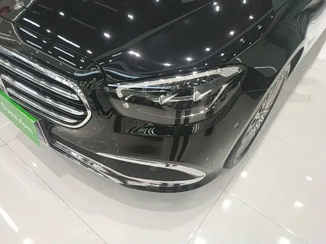 Mercedes-Benz E-Class — Фото автомобиля 23