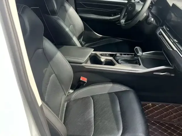 Geely Emgrand — Фото автомобиля 8