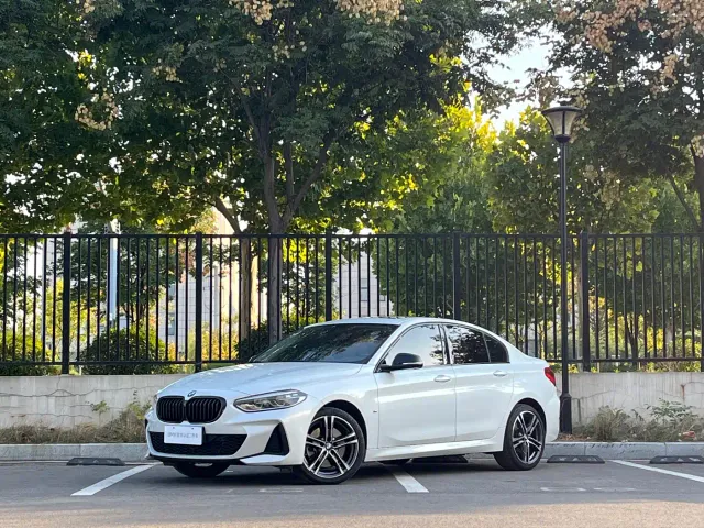 Фотография автомобиля — BMW 1 Series