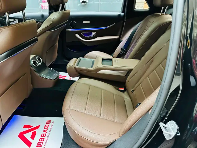 Mercedes-Benz E-Class — Фото автомобиля 16