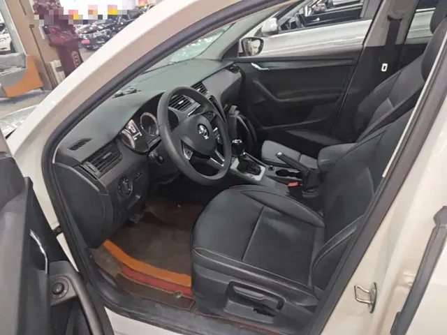 Skoda Octavia — Фото автомобиля 15