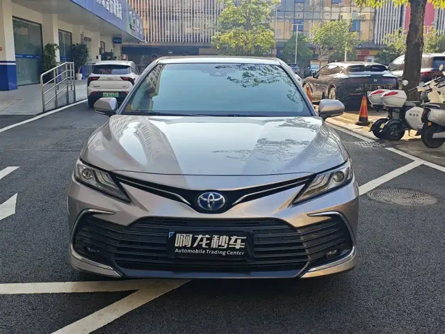 Toyota Camry — Фото автомобиля 2