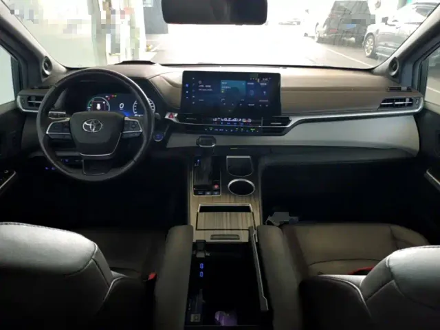 Toyota Granvia — Фото автомобиля 9