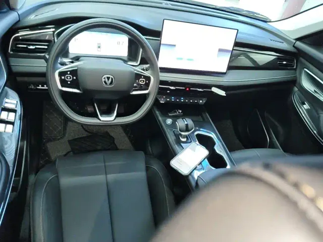 Changan Changan CS75 2025 PRO 1.5T Premium 7-Seater — Фото автомобиля 9