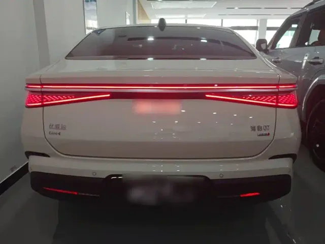 BYD Seal 07 DM-i — Фото автомобиля 5