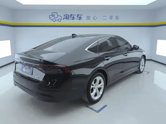 Honda Accord — Фото автомобиля 3