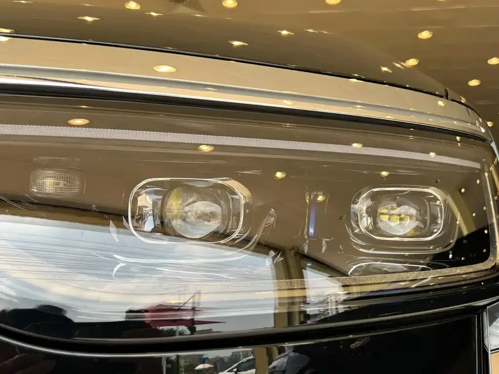AITO Wenjie AITO M8 2025 Range Extender Max+ Edition 53.4kWh 5-seater — Фото автомобиля 7