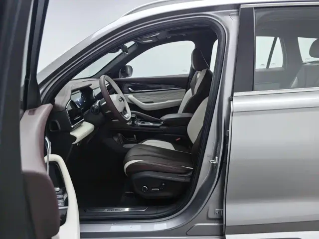 Geely Xingyue L — Фото автомобиля 10