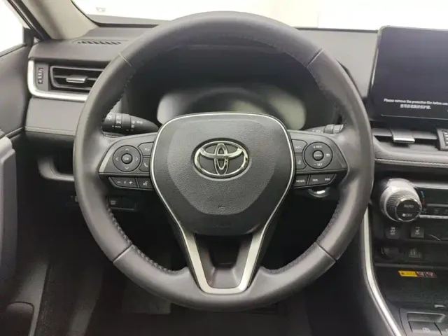 Toyota RAV4 — Фото автомобиля 15