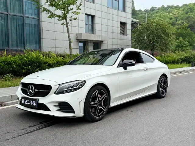 Фотография автомобиля — Mercedes-Benz C-Class