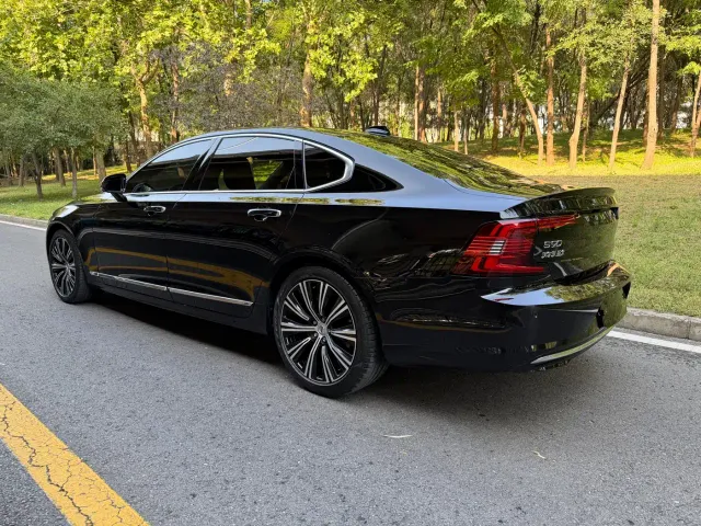 Volvo S90 — Фото автомобиля 4