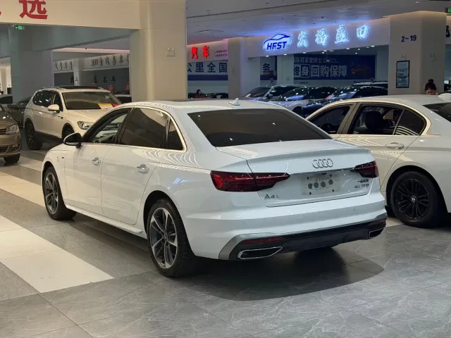 Audi A4L — Фото автомобиля 6