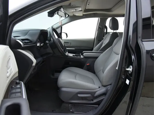 Toyota Granvia — Фото автомобиля 28
