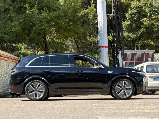 Li Auto L7 — Фото автомобиля 4