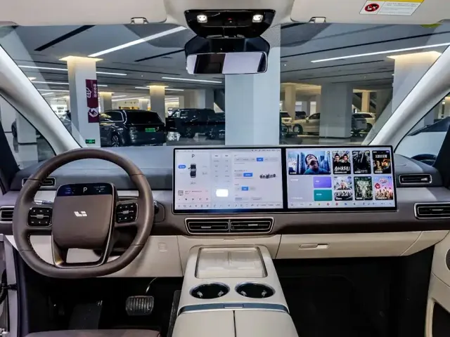 Li Auto MEGA — Фото автомобиля 12