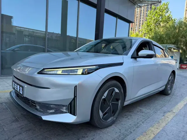 Фотография автомобиля — Changan Qiyuan A05