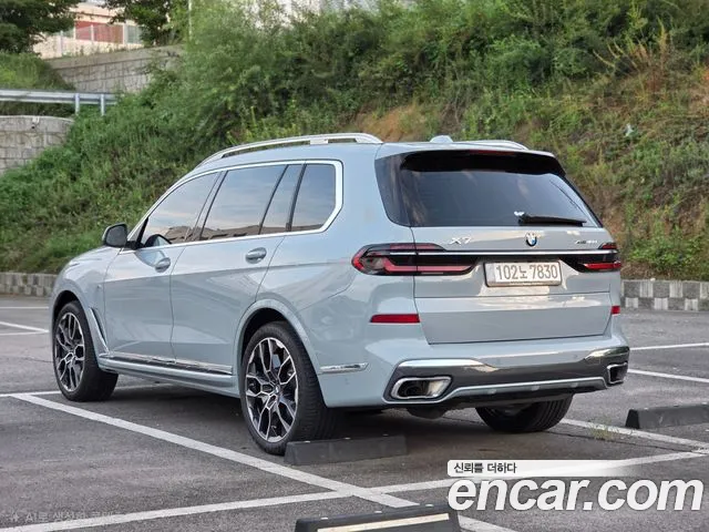 BMW X7 — Фото автомобиля 2