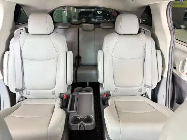 Toyota Granvia — Фото автомобиля 20