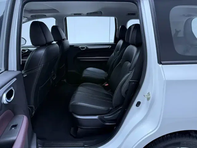 GAC Trumpchi M6 — Фото автомобиля 17