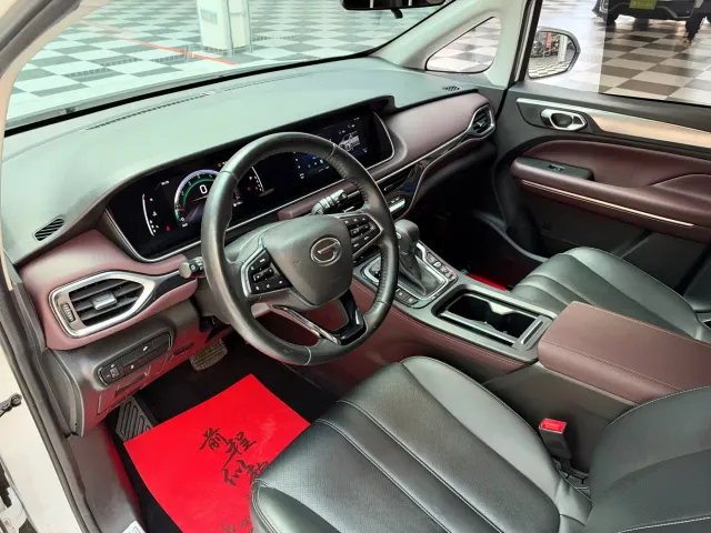 GAC Trumpchi M6 — Фото автомобиля 4