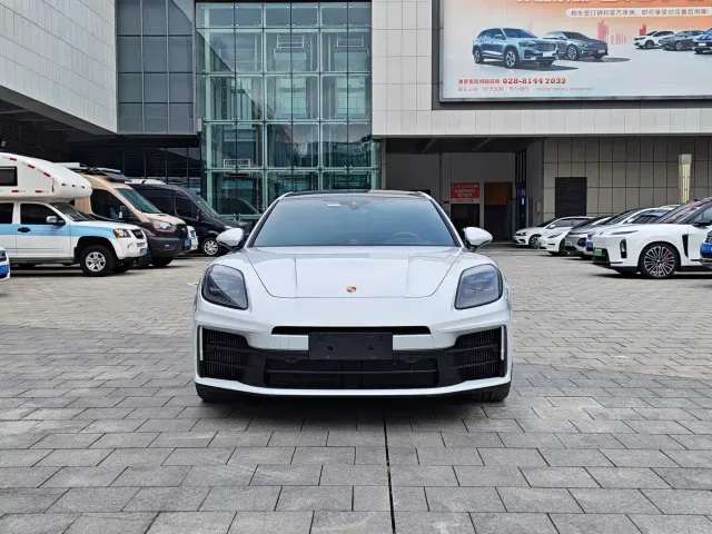 Porsche Panamera — Фото автомобиля 2