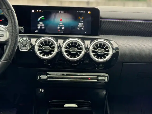 Mercedes-Benz A-Class — Фото автомобиля 17
