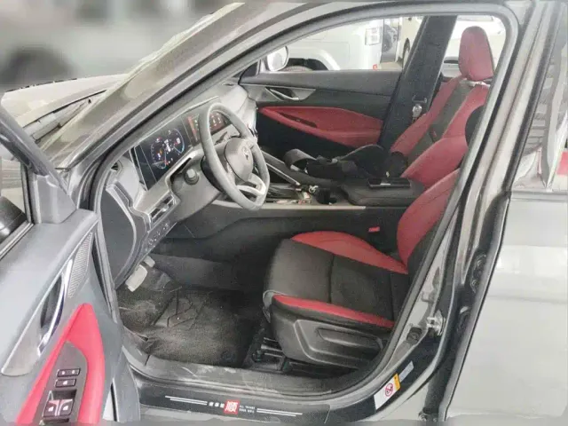 Changan CS35 Plus — Фото автомобиля 8