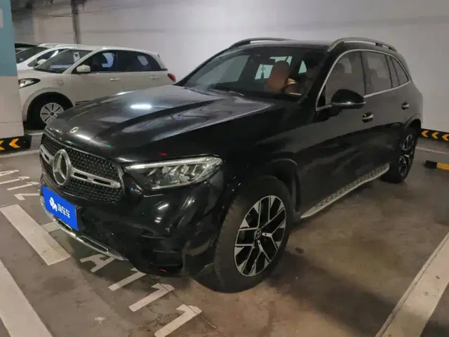 Фотография автомобиля — Mercedes-Benz GLC-Class