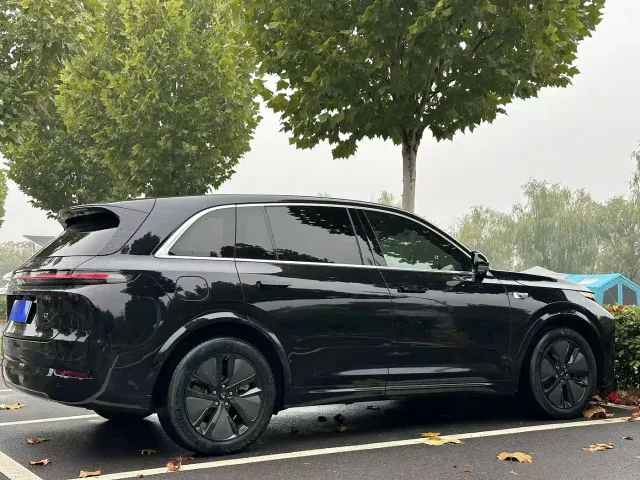 Li Auto L7 — Фото автомобиля 7