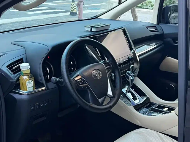 Toyota Vellfire — Фото автомобиля 7