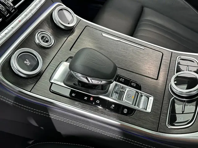 Hongqi H9 — Фото автомобиля 12