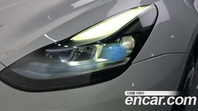 Tesla Model Y — Фото автомобиля 22