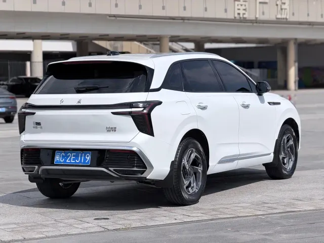 Hongqi HS3 — Фото автомобиля 4