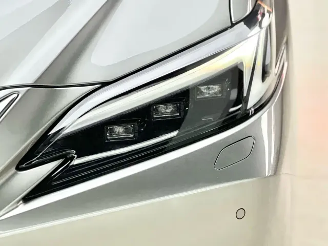Lexus Lexus ES 2025 300h Ultimate Edition — Фото автомобиля 17