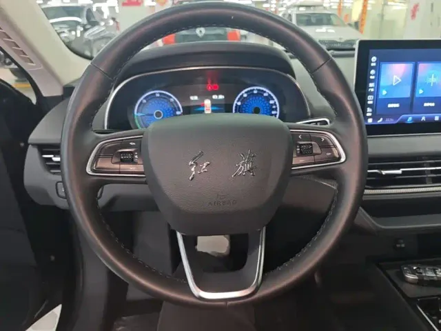 Hongqi E-QM5 — Фото автомобиля 10