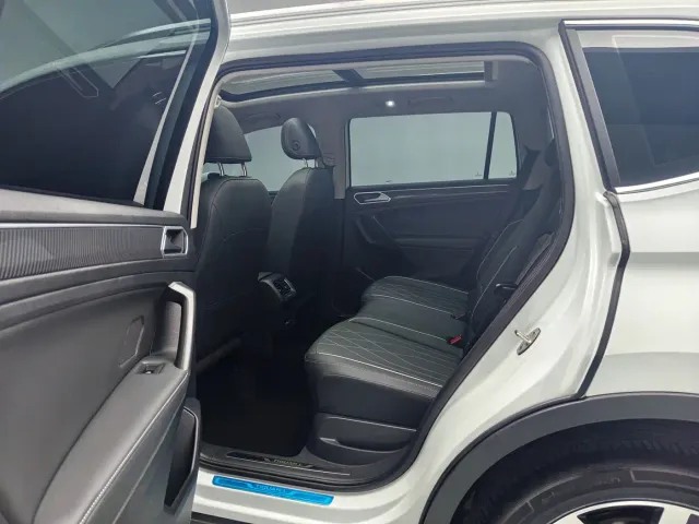 Volkswagen Tiguan L — Фото автомобиля 16